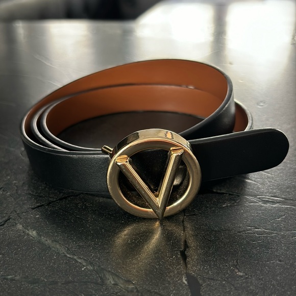 Valentino Accessories - EUC Valentino thin leather belt